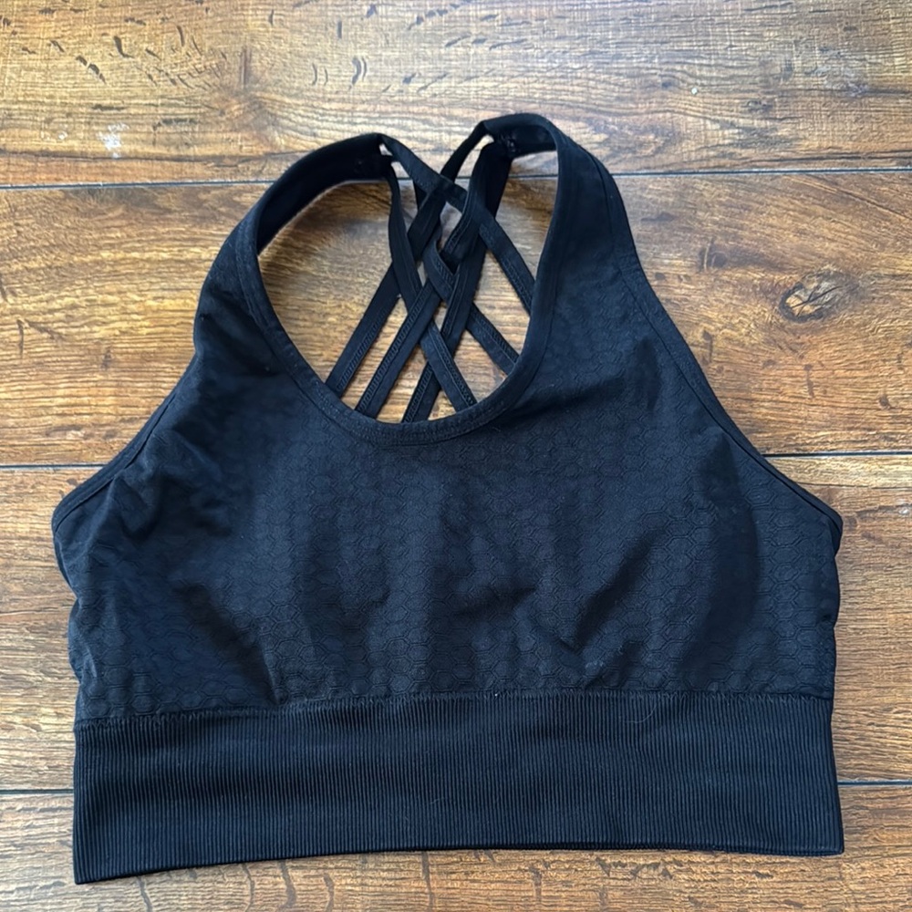 Black Strappy Back Sports Bra with Scoop Neck